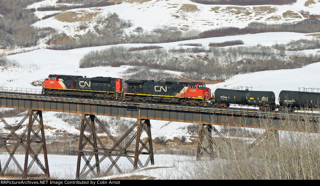 CN 8880